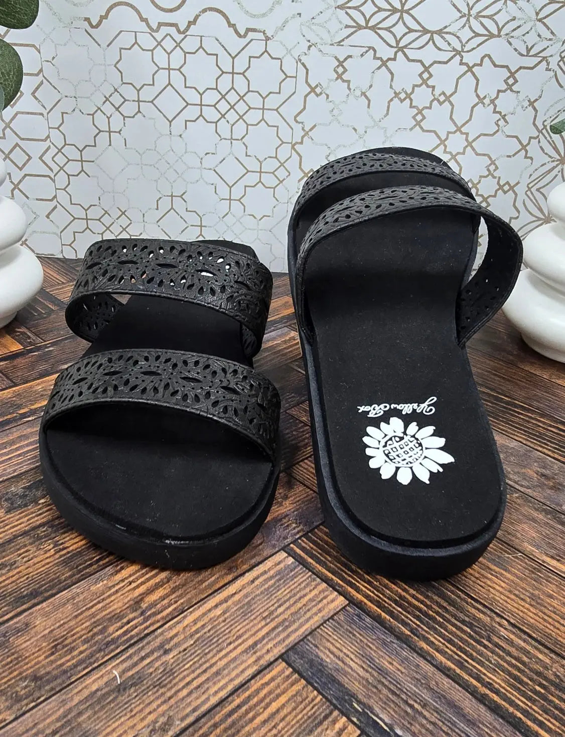 Fergal Slide Sandal Yellow Box