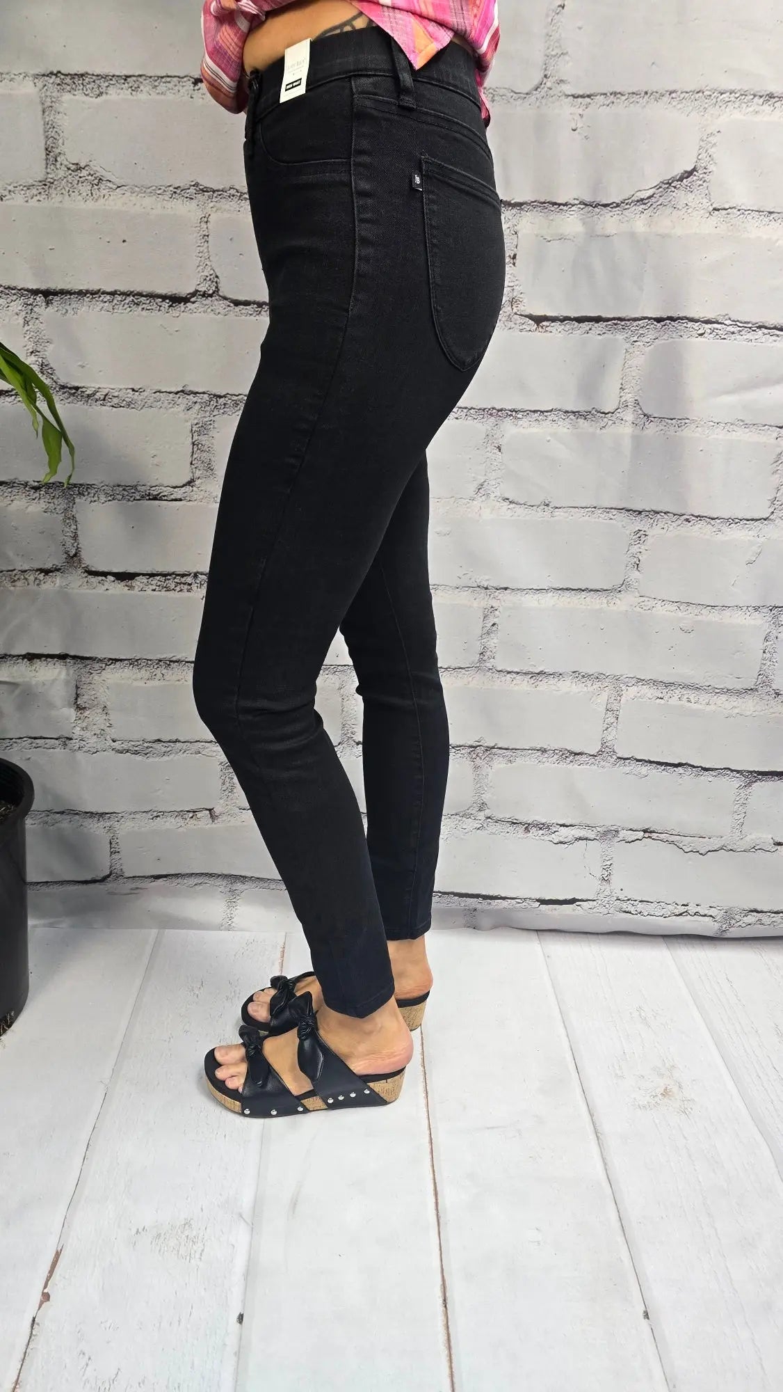 BELLA PULL ON BLACK SKINNY JEANS Judy Blue