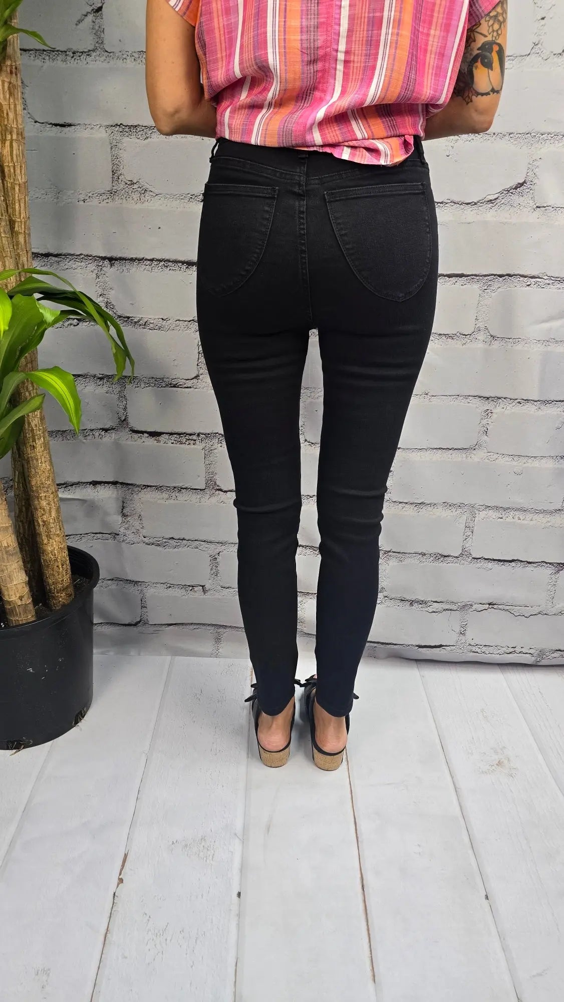BELLA PULL ON BLACK SKINNY JEANS Judy Blue