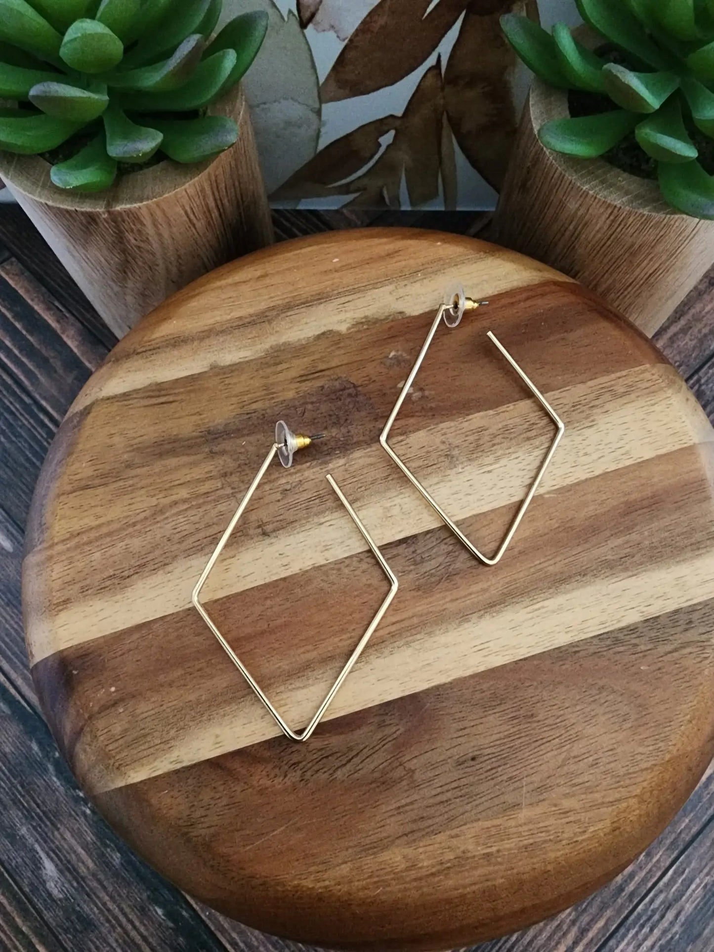 Shiny gold hoops What's Hot