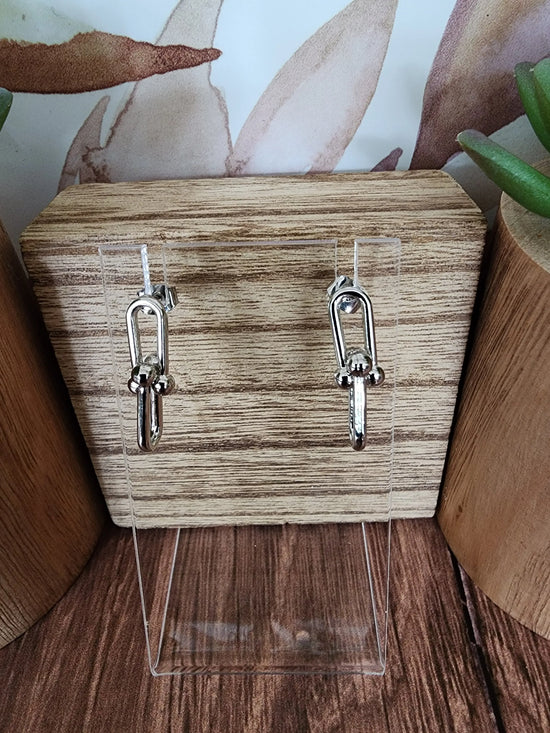 Link Knot Earrings What's Hot