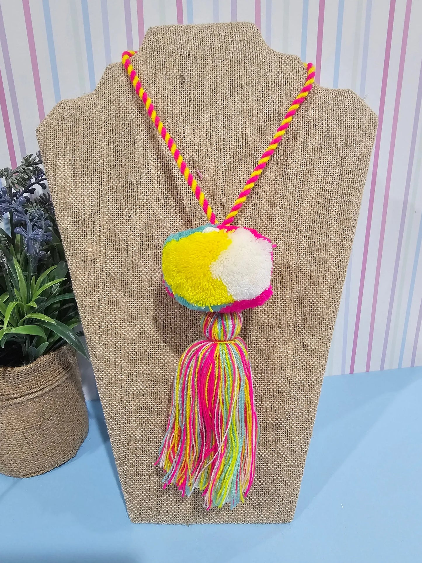 Car Pom Camel Threads