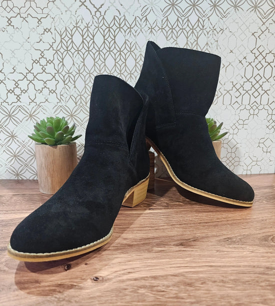 Short Black Boots Corky's