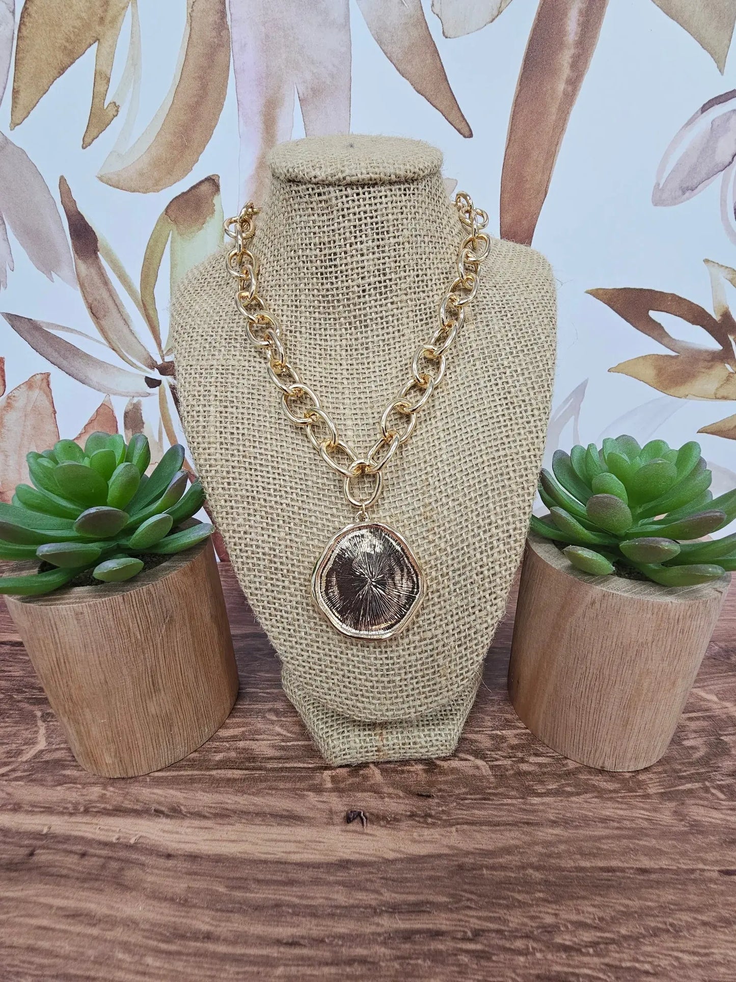 Shiny Hammered Metal Necklace What's Hot