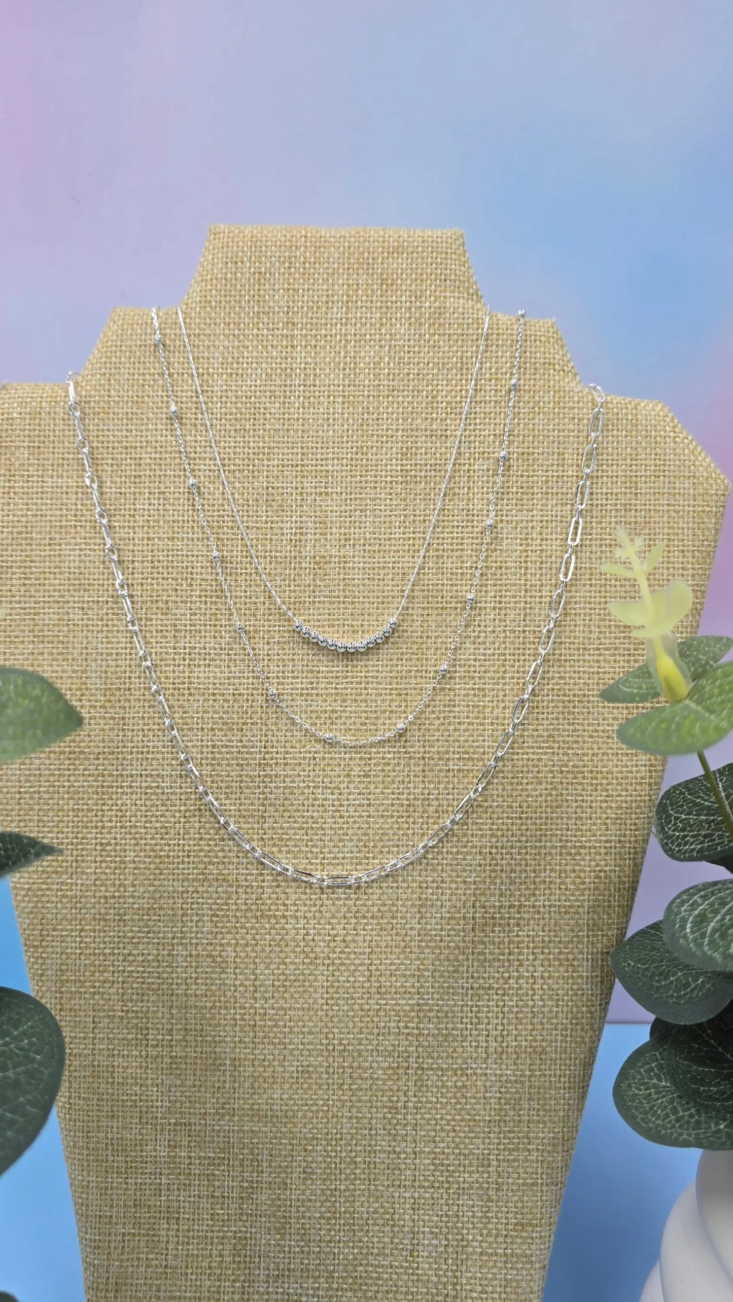 WR Thin beaded triple chain What's Hot