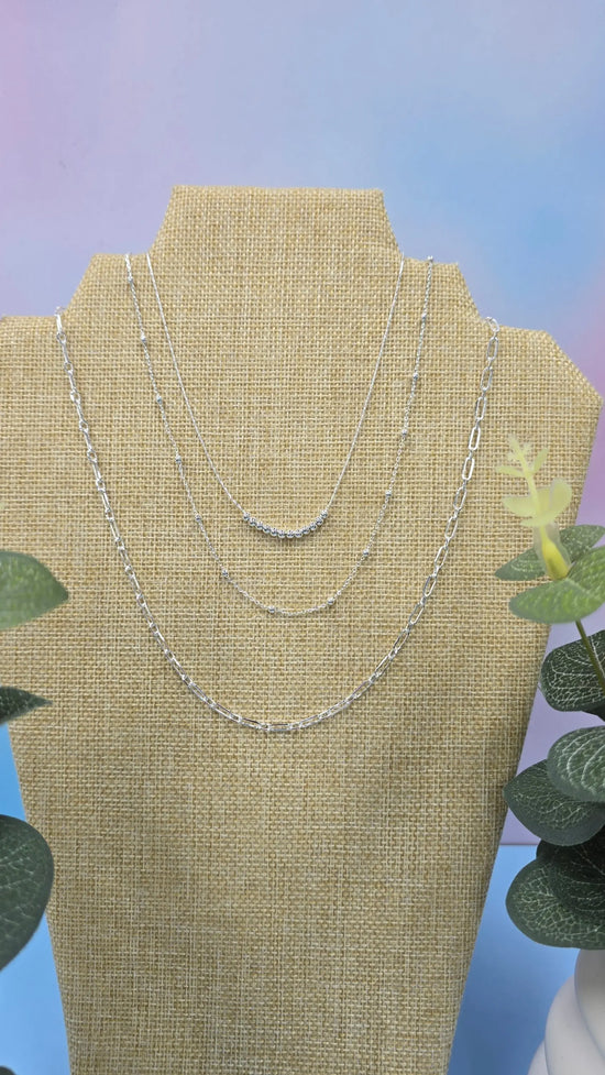 WR Thin beaded triple chain What's Hot
