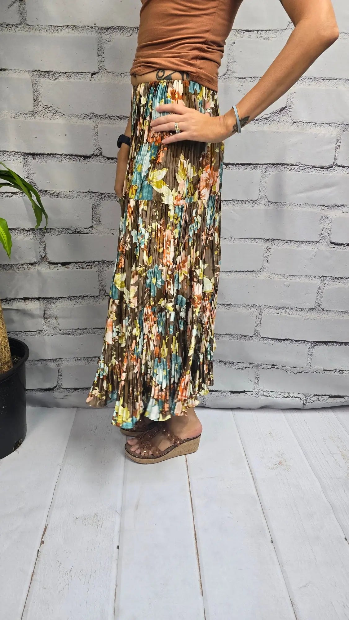 Meadow Pleated Floral Skirt current air