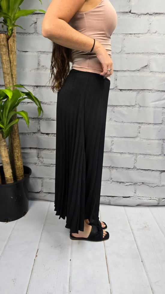 Monroe Black Pleated Skirt Les Amis