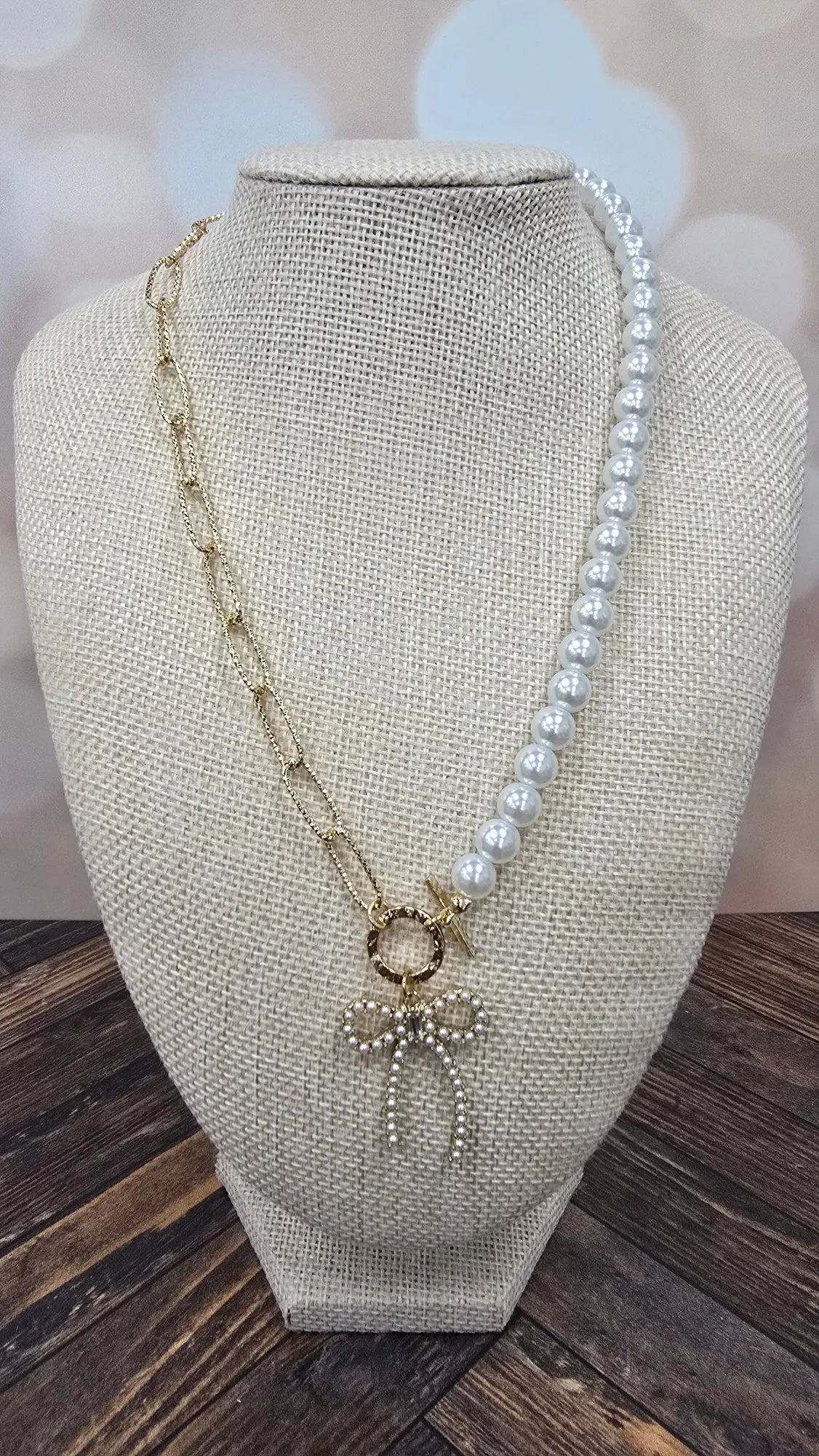 🎀 The Eloise Bow Necklace 🎀 What's Hot