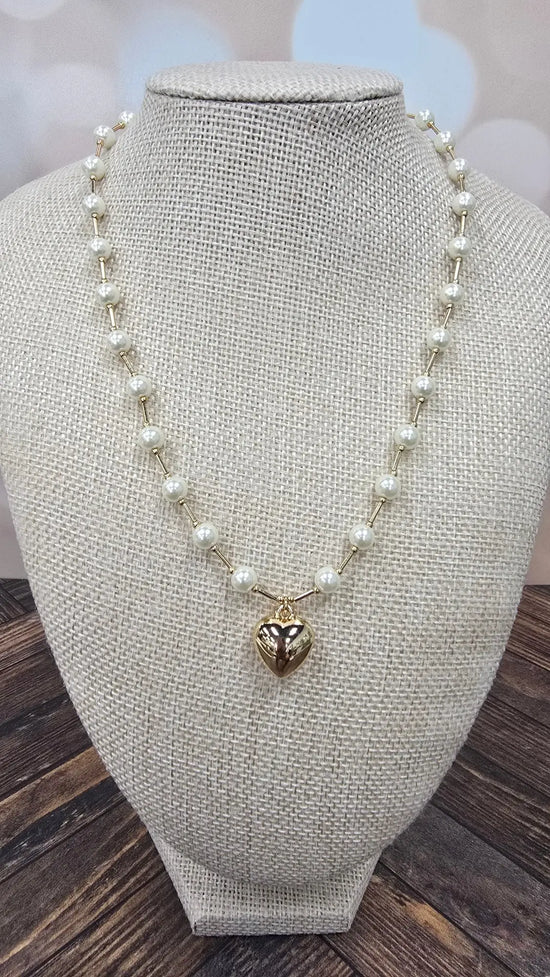 The Amour Pearl Necklace What's Hot