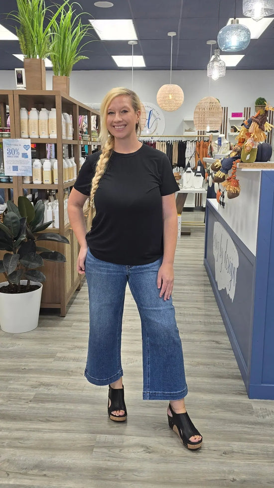 Nikkie Roundneck Tee Thread and Supply