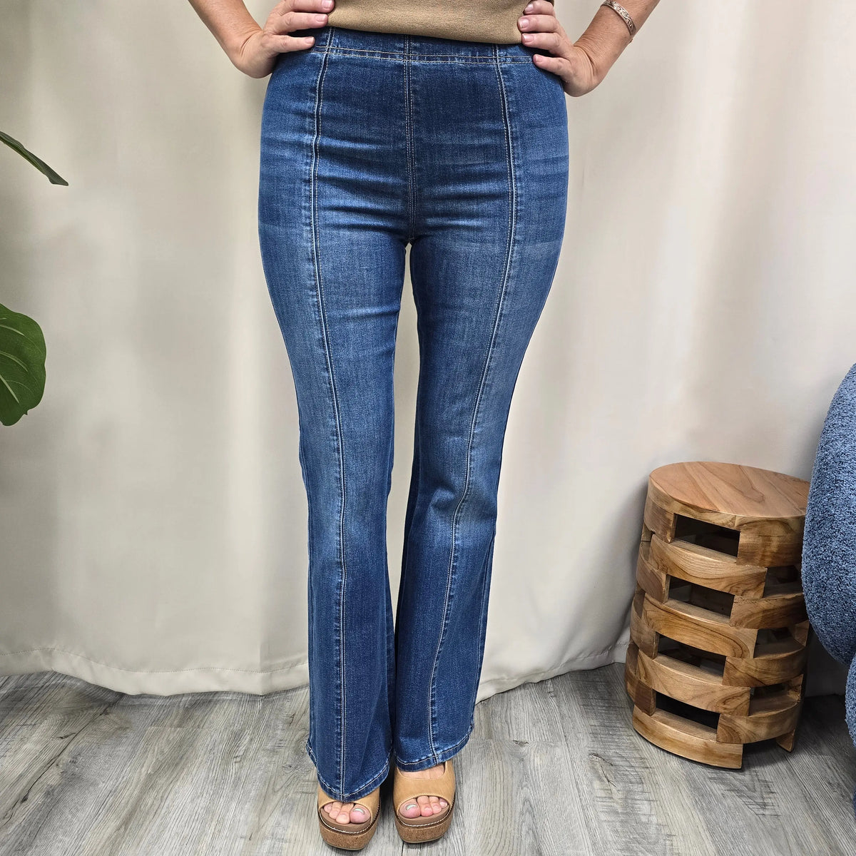 Evelyn High-Rise Flare Jeans MIca