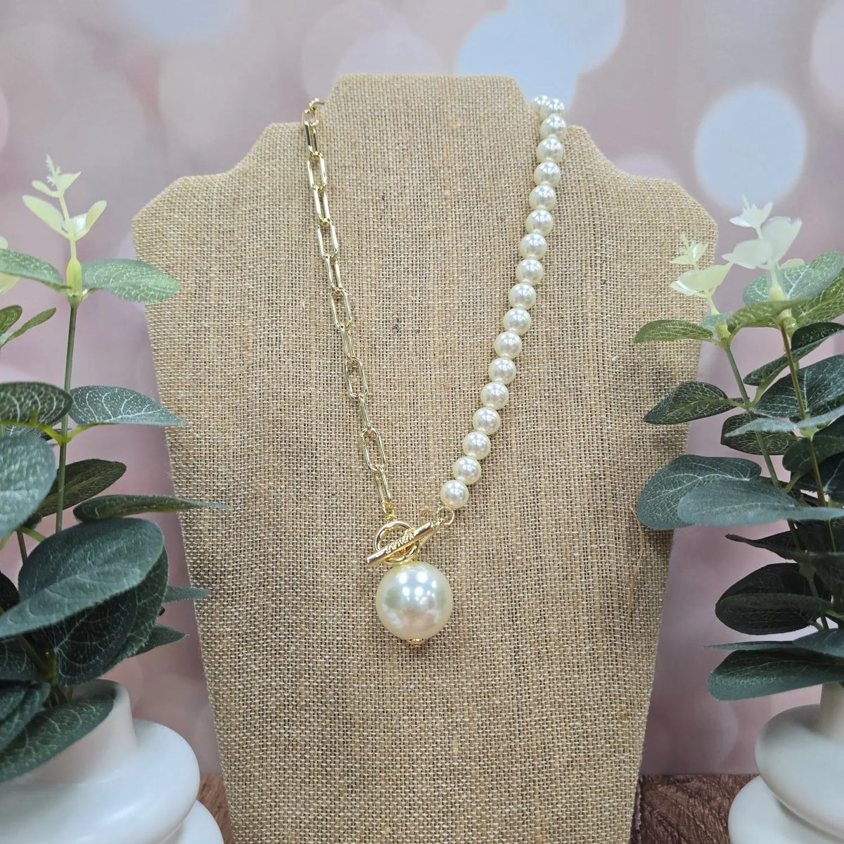 Chain and Pearl Pendant Necklace Zenzii