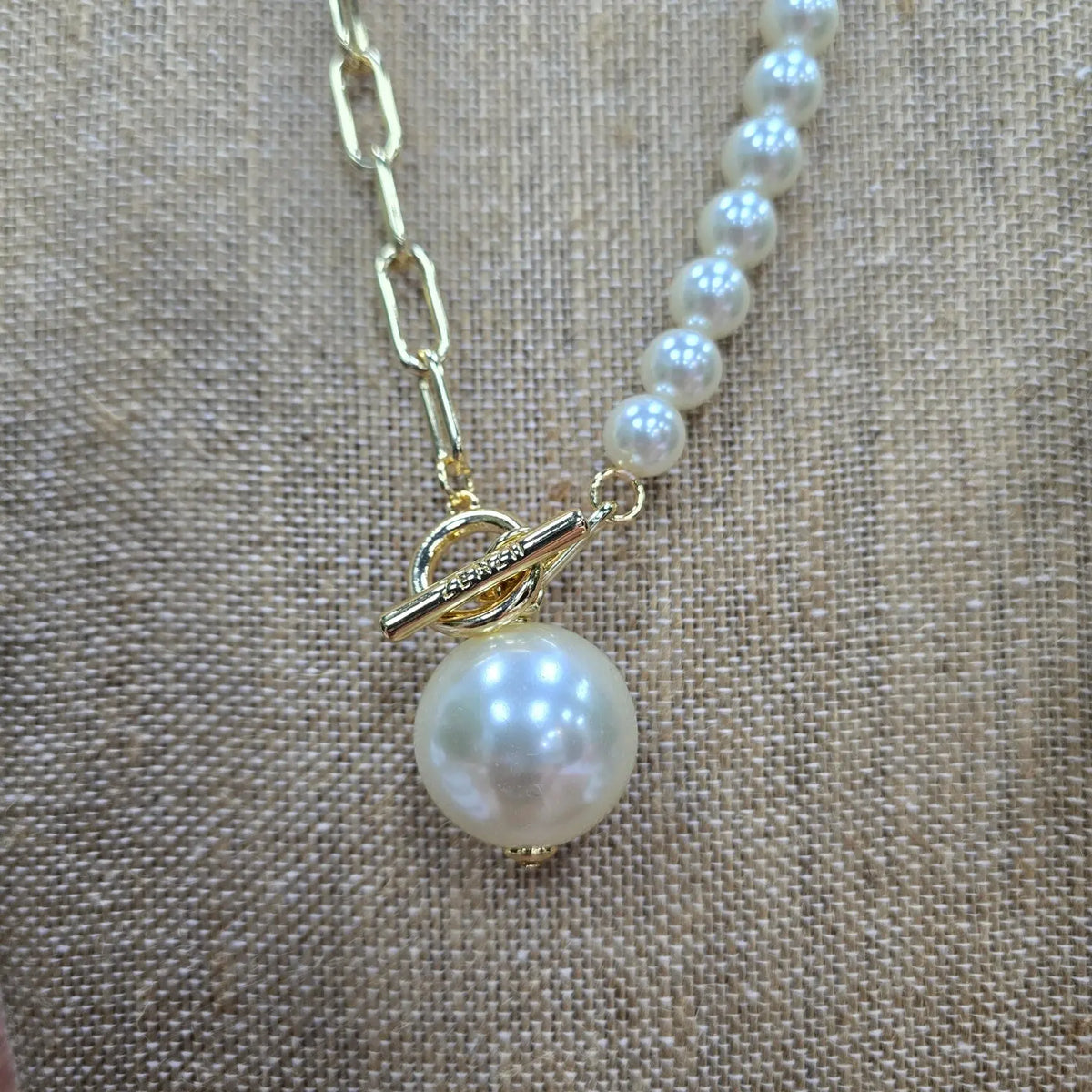 Chain and Pearl Pendant Necklace Zenzii