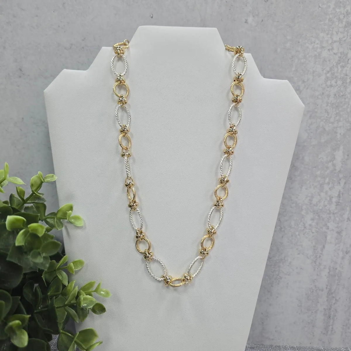 Aventura Link Necklace Caroline Hill