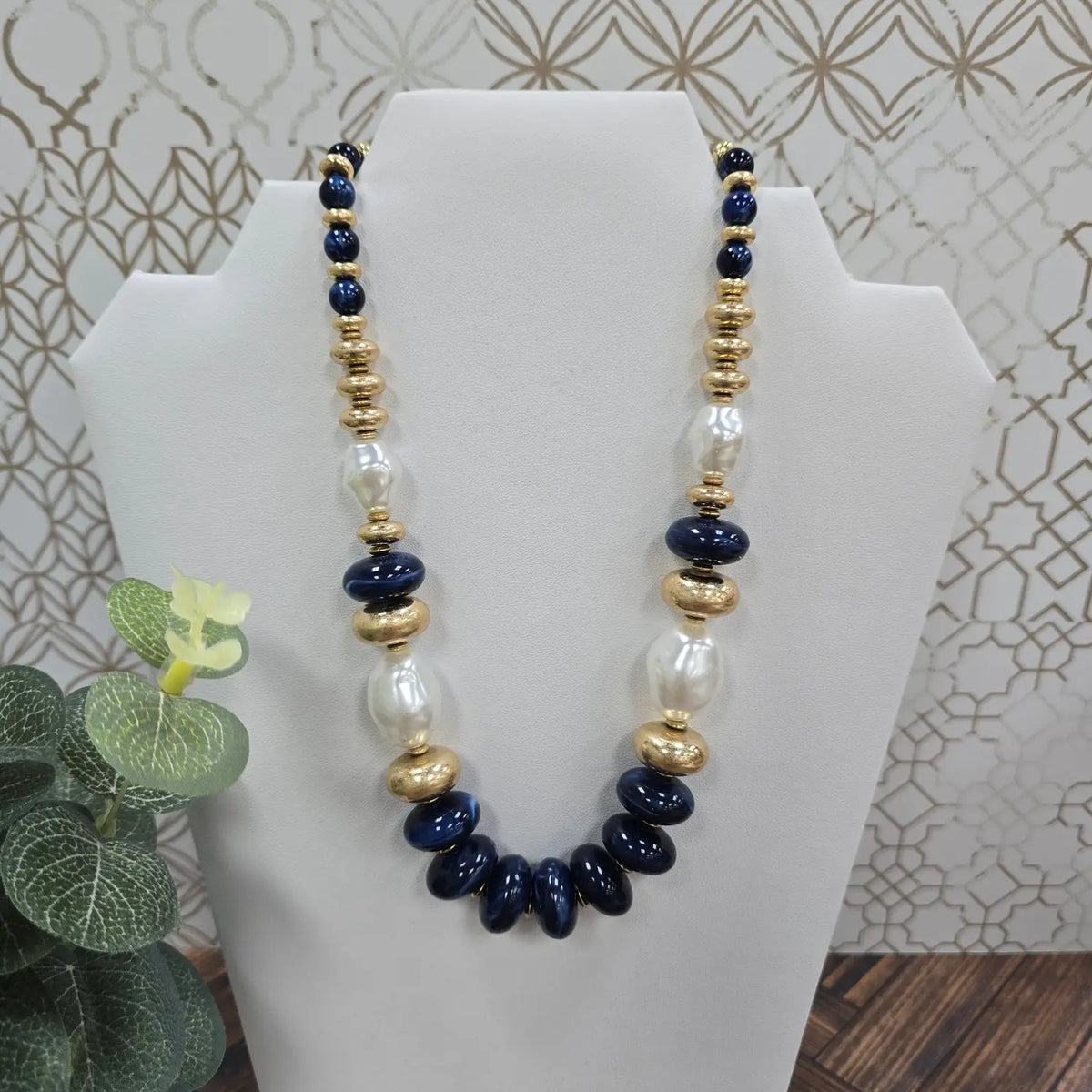 Abenger Beaded Necklace Navy Caroline Hill