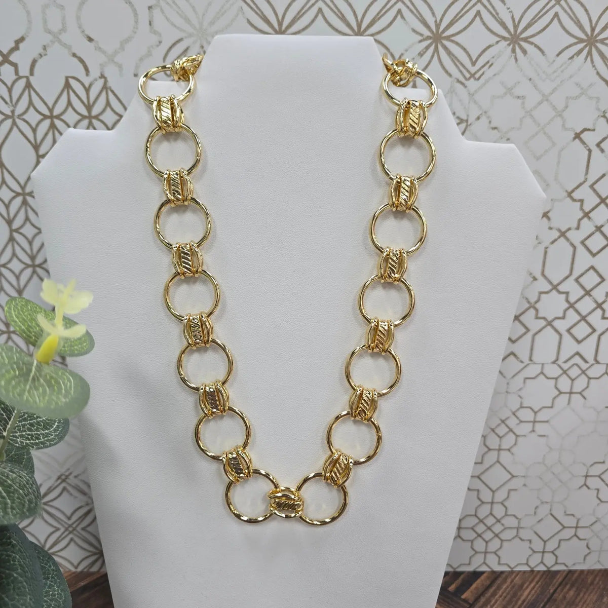 Amie Round Link Chain Necklace Caroline Hill