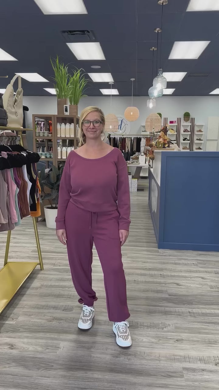 Load and play video in Gallery viewer, Caroline Jogger
