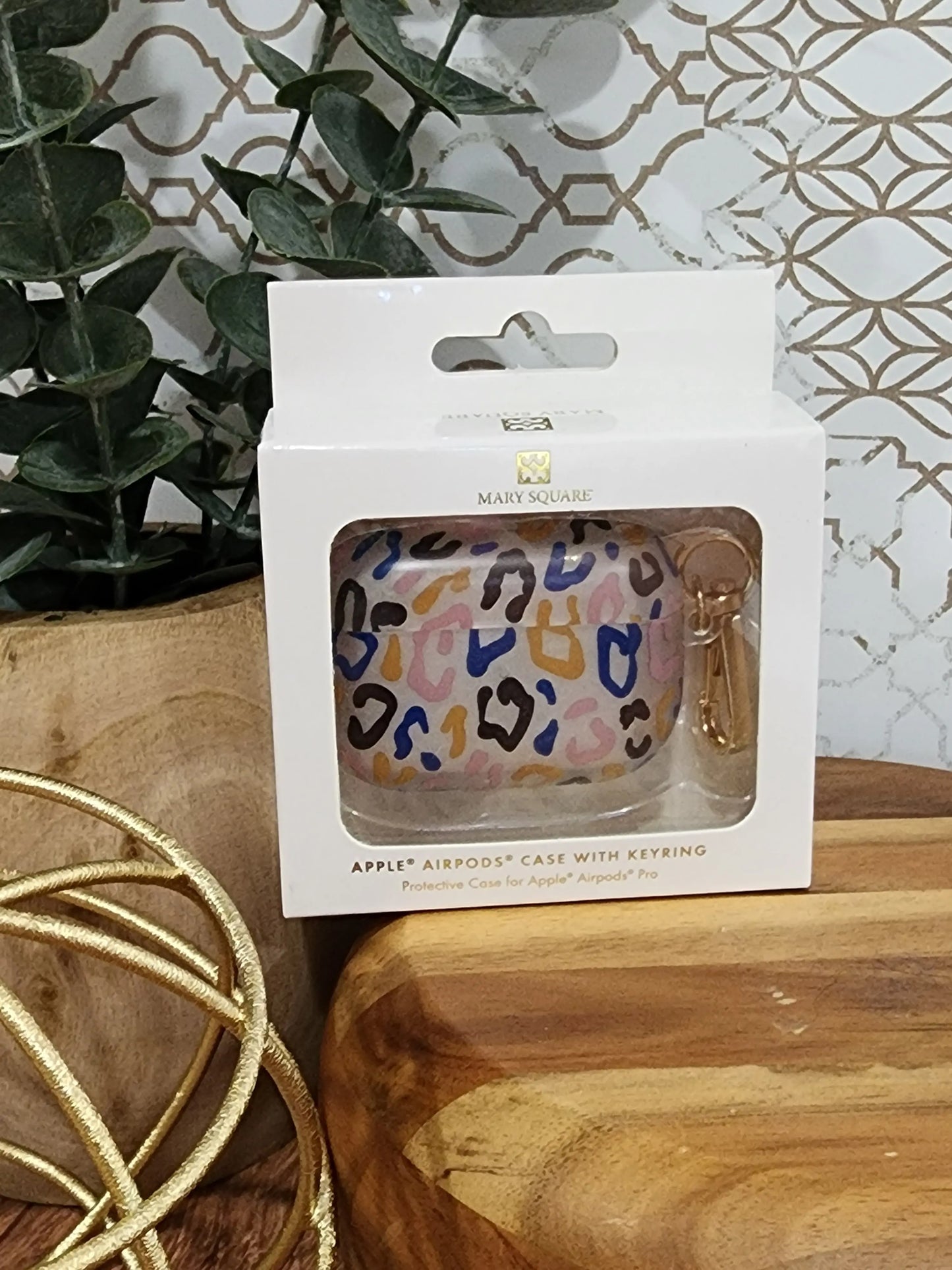 Airpod Case w/Keyring Mary Square