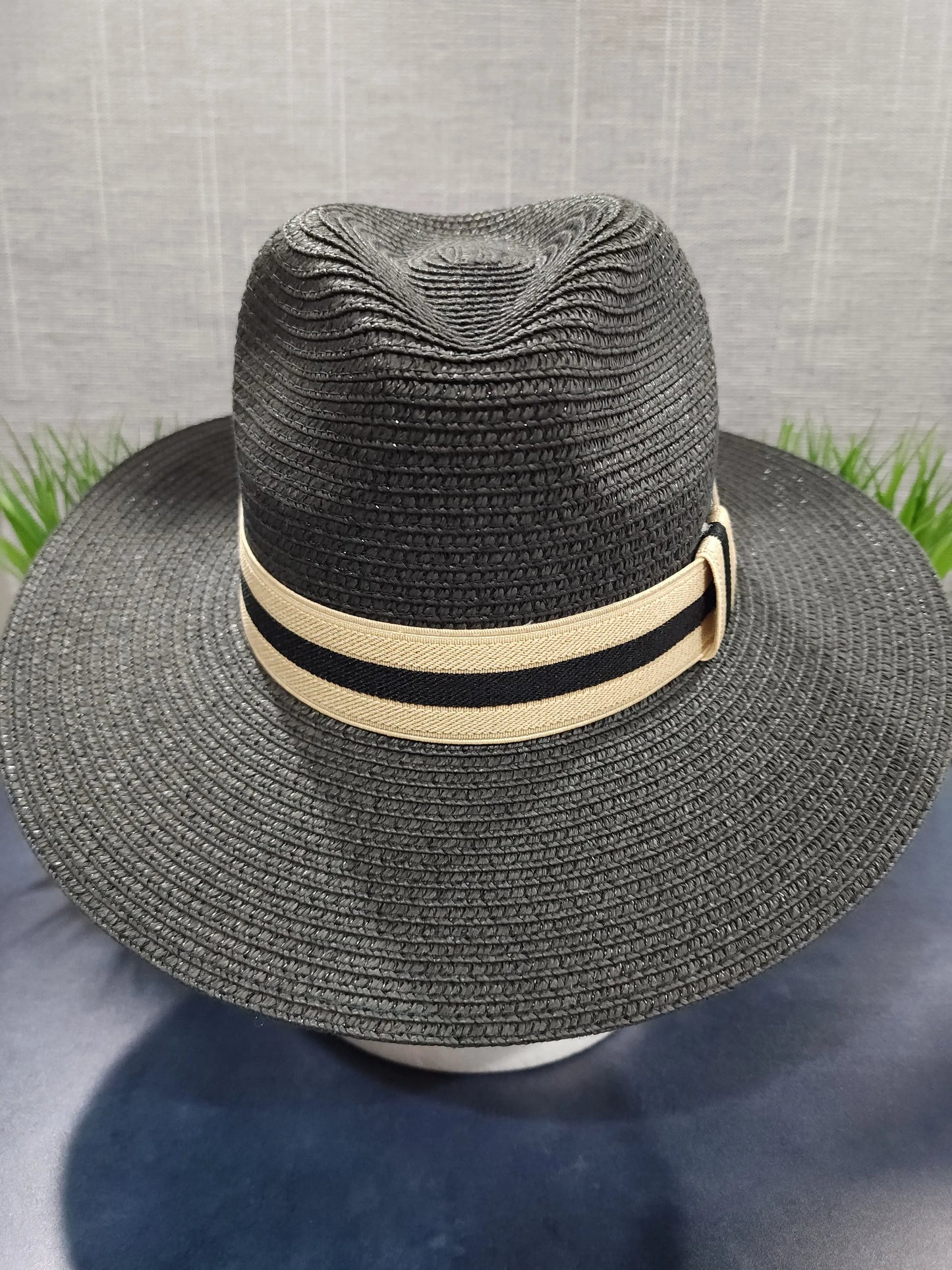 Black Fashion Hat w/band Suzie Q